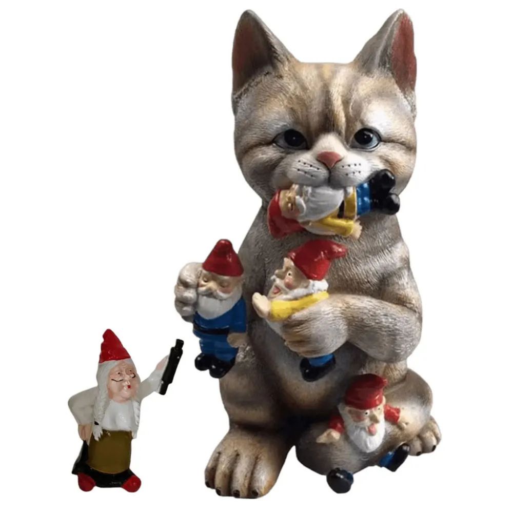 nain de jardin chat sur fond blanc